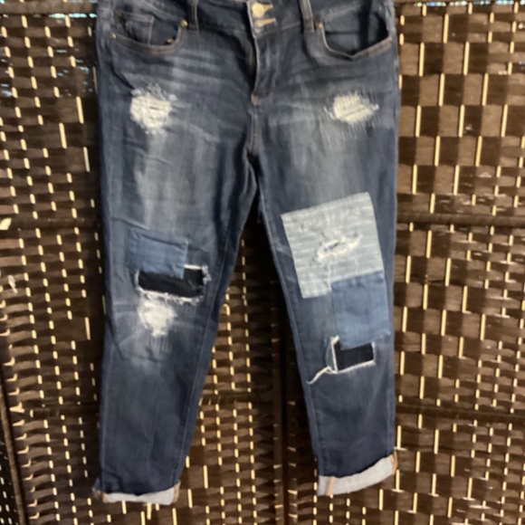 Patch Distressed Jeans (PREOWNED ) - Picture 2 of 6